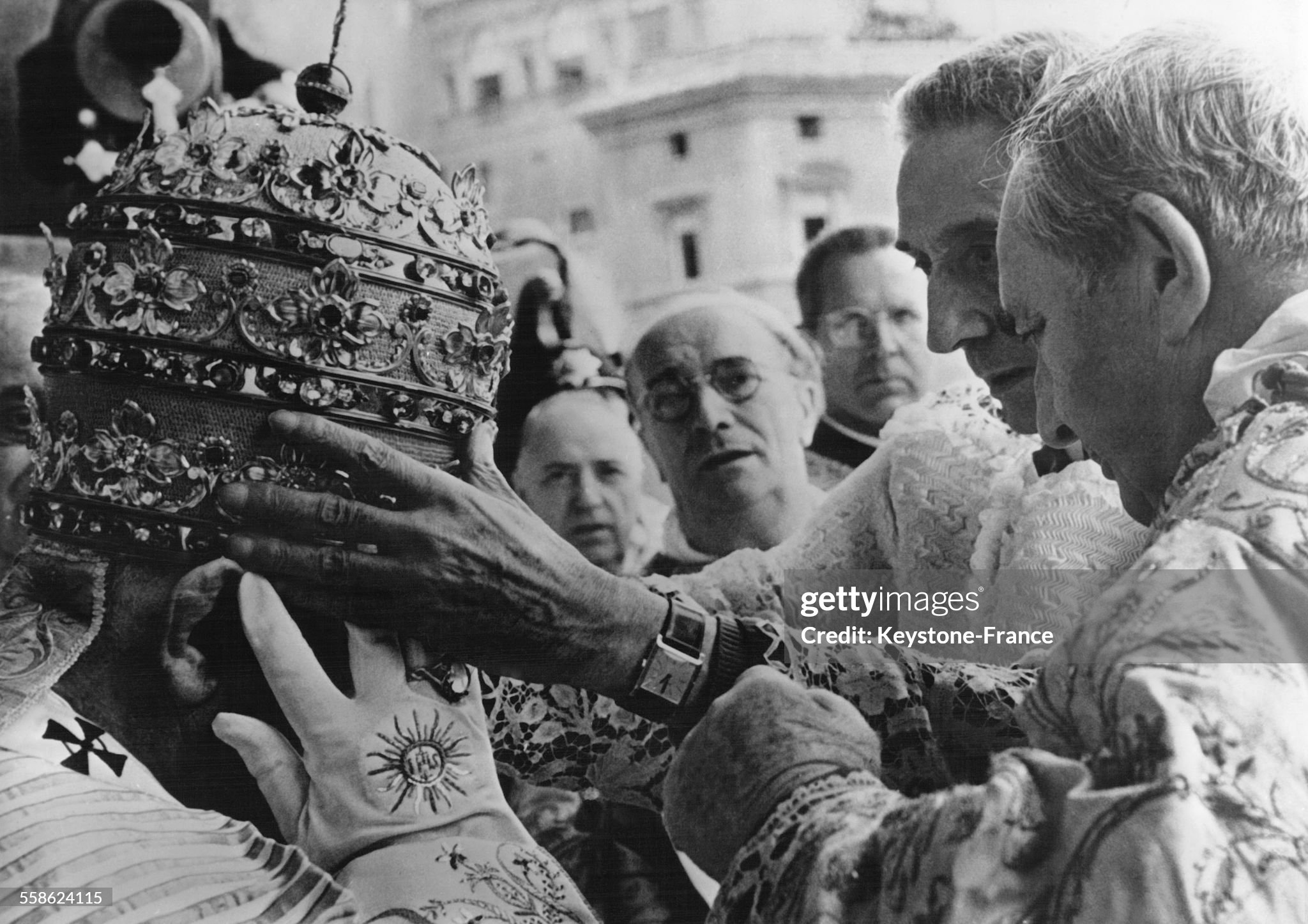 The Rite of Papal Coronation – Caeremoniale Romanum
